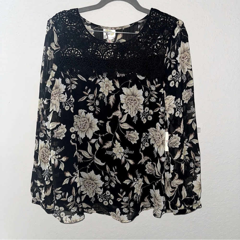 3/$30 Fig and Flower Floral Long Sleeve Blouse with Lining various sizes